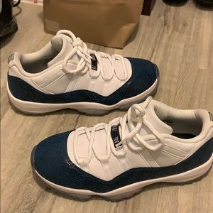 Jordan 11 low Blue “snakeskin”